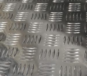 dibujo anticaídas utilizado en nuestras esteras metálicas